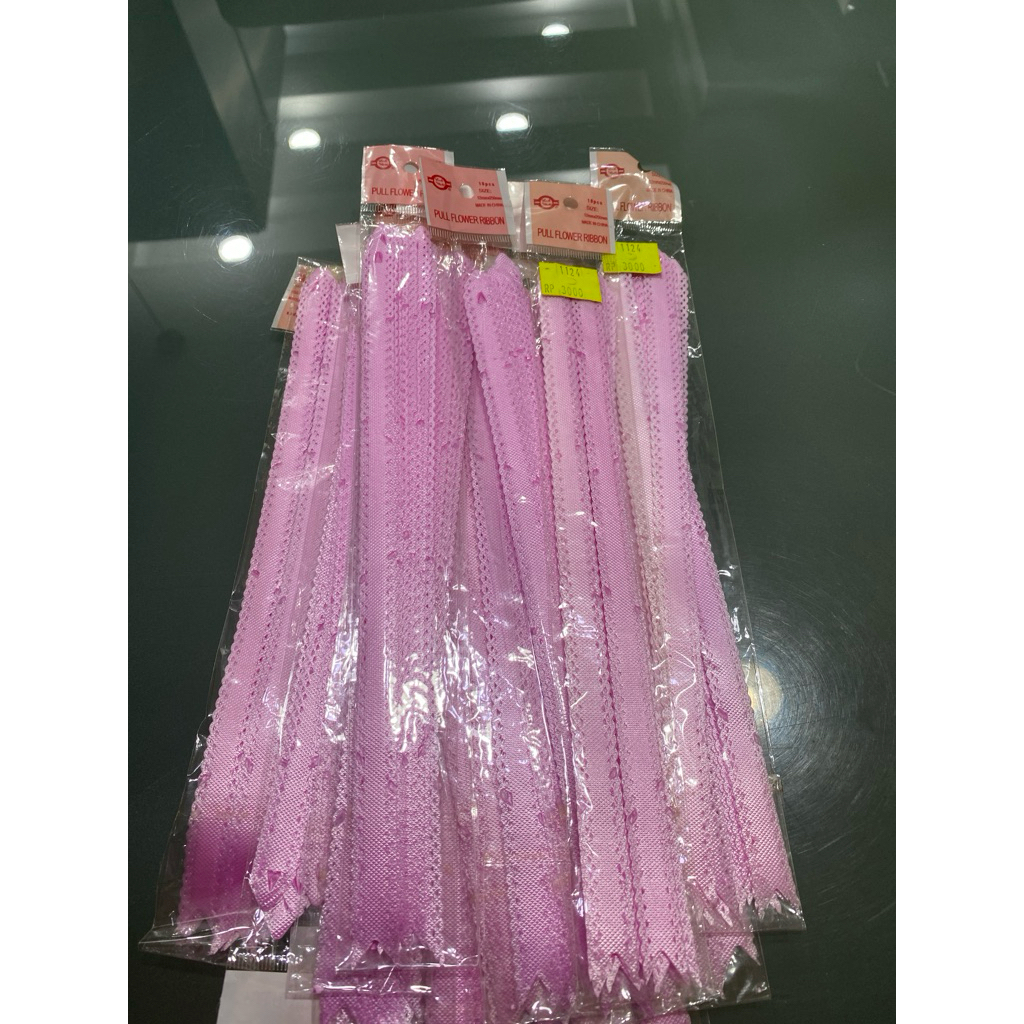 

pita serut kado pink