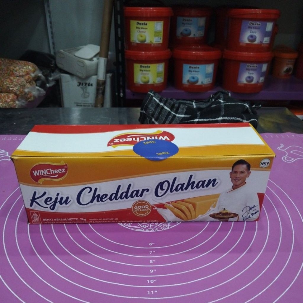 

WinCheez Per Box isi 8 x 250 gram.