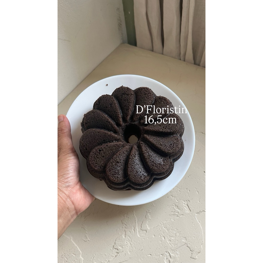 

RB KETAN HITAM KEJU (CHEESECREAM) KUKUS - 16,5CM