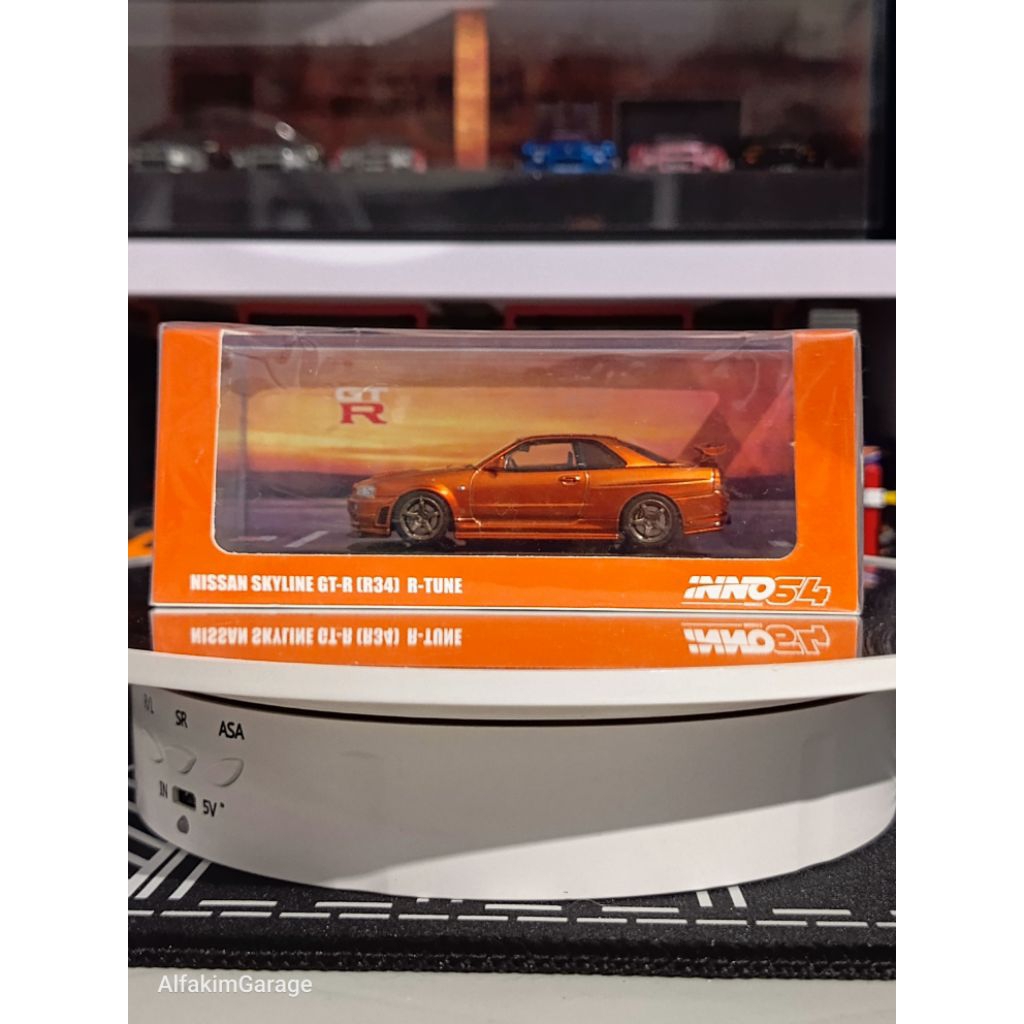 Inno64 Nissan Skyline GT-R (R34) Nismo R-Tune "Mine's"/ Nissan GT-R (R35) / Nissan Skyline GT-R (R34