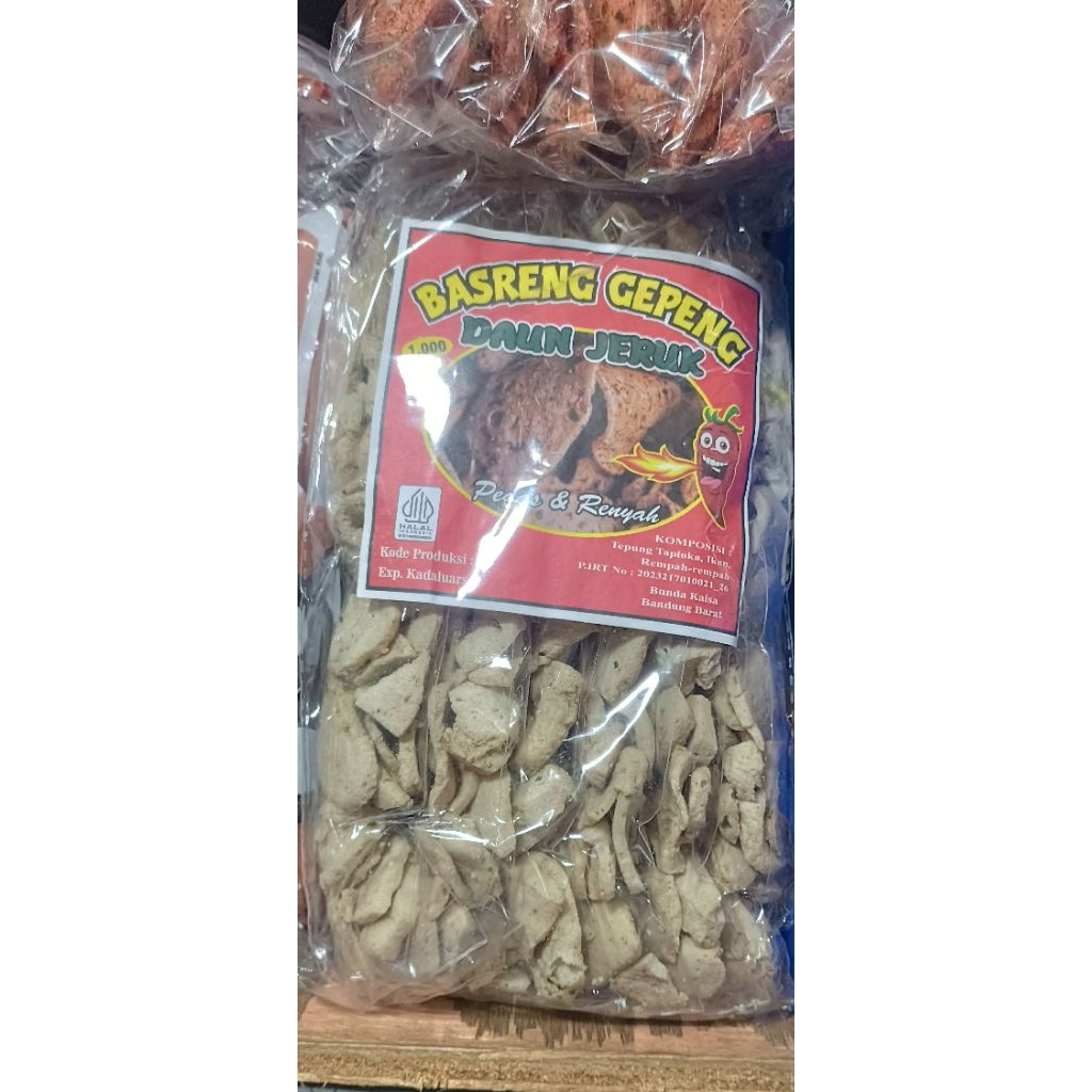 

Basreng Gepeng Daun Jeruk 1 Pack isi 12 Pcs