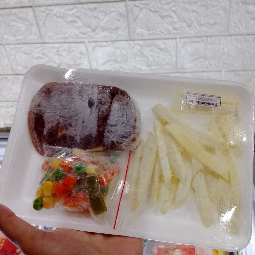 

Paket Hemat Steak Rib Eye Reguler Ekonomis with Potato and Veggies - Kheiza Frozen