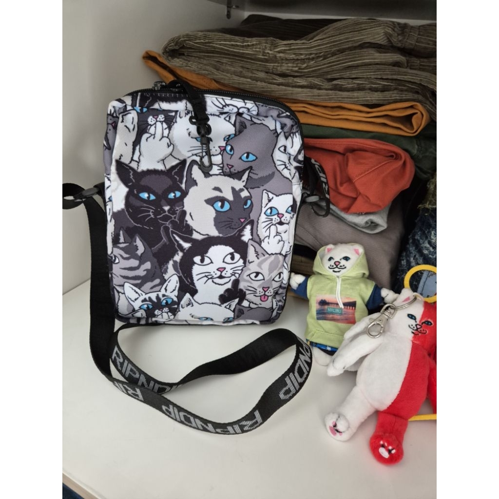 Tas Sling bag Ripndip Lord Nermal Family Tree
