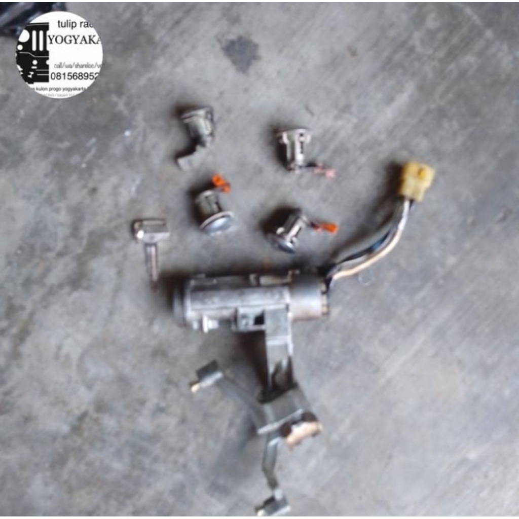 kunci kontak feroza set pintu dan tutup bensin original