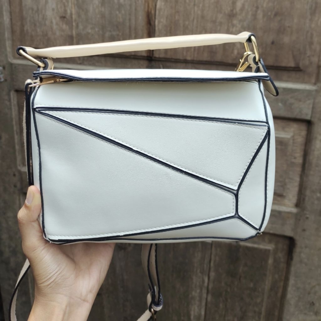 (SOLD) Preloved tas like new (free 1 tas baru)  tas pl tas murah lucu ala loewe