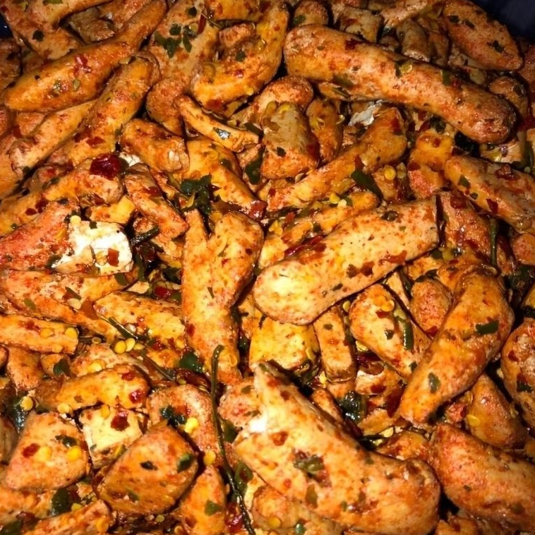 

CEMILAN BASRENG PEDAS DAUN JERUK 1KG, NAGIHH