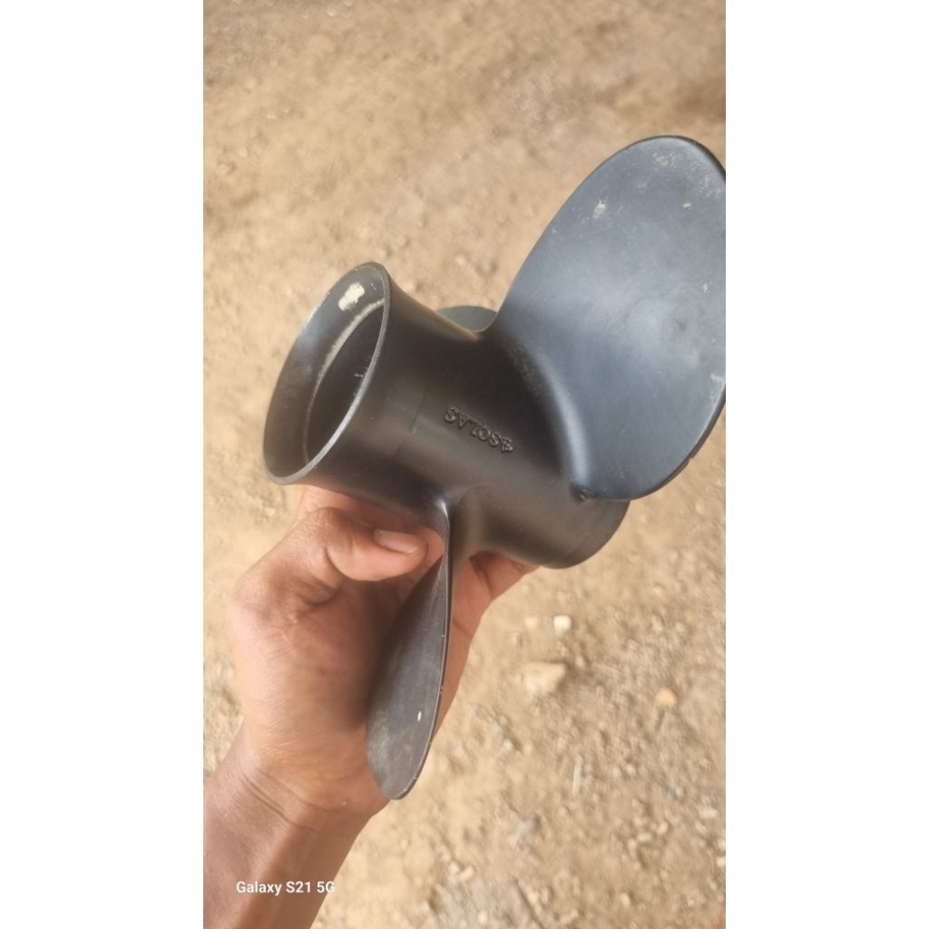 propeller kipas yamaha 15PK 9 1/4 x 9 second merk solas