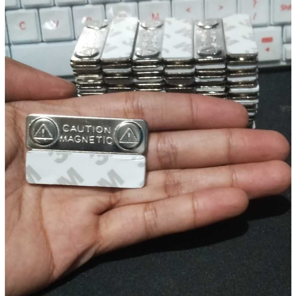 

Magnet untuk nametag
