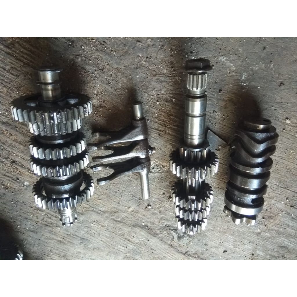 Gear Gigi Rasio Transmisi Yamaha Jupiter MX 5 Speed 135 Lepasan Motor