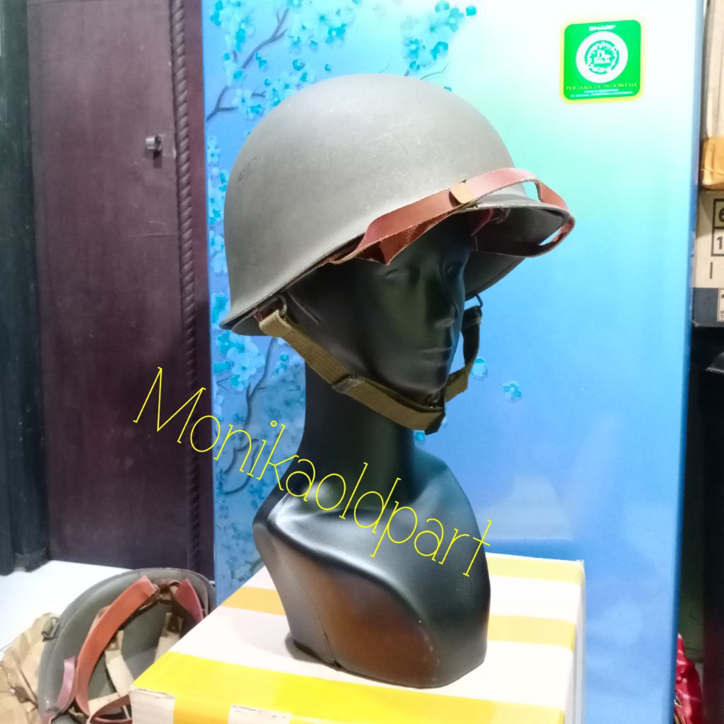 Helm Baja Tentara Jadul Lengkap Liner dan Daleman Utuh Original