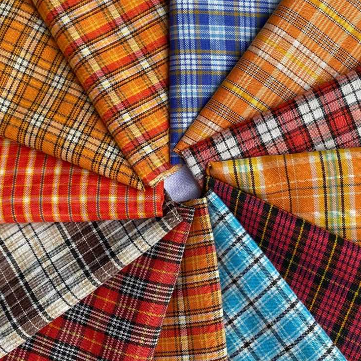 Grosir kain eceran KAIN KOTAK MOTIF SERAGAMAN LEBAR 150CM YARNYED /SERAGAMAN/KAIN YARNYED