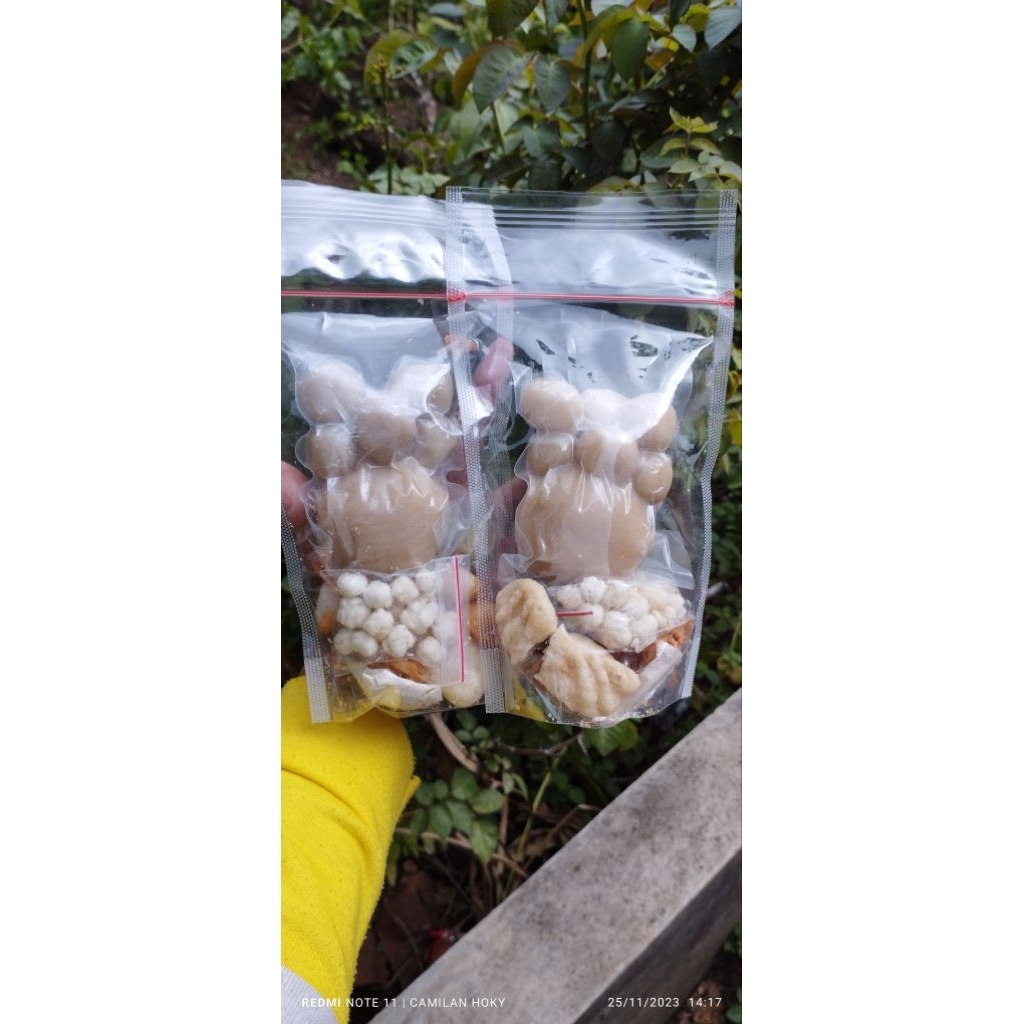 

Baso Aci jumbo isi ayam suwir