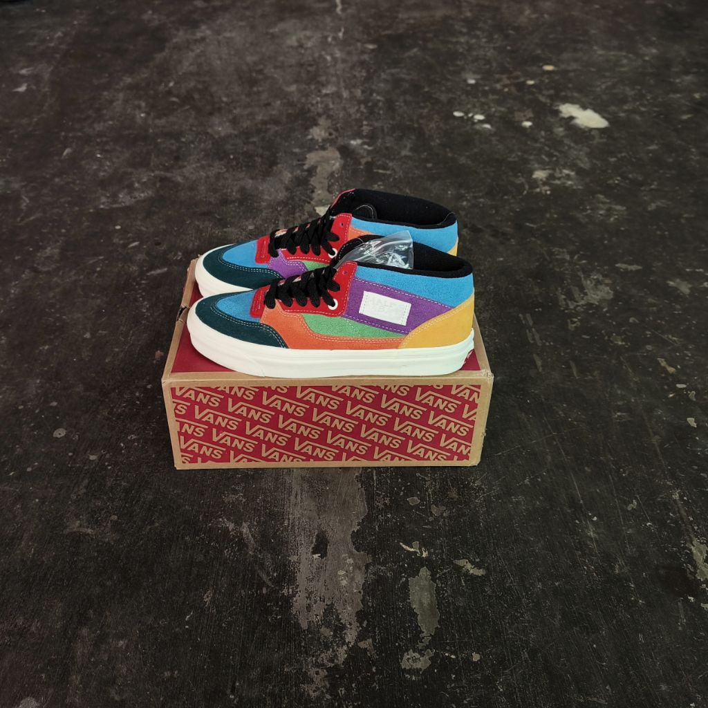 VANS HALF CAB 33DX 30TH ANNIV MULTI (RESMI PT NAVYA)
