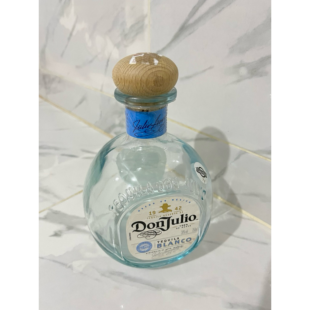 Botol bekas DonJulio Tequila