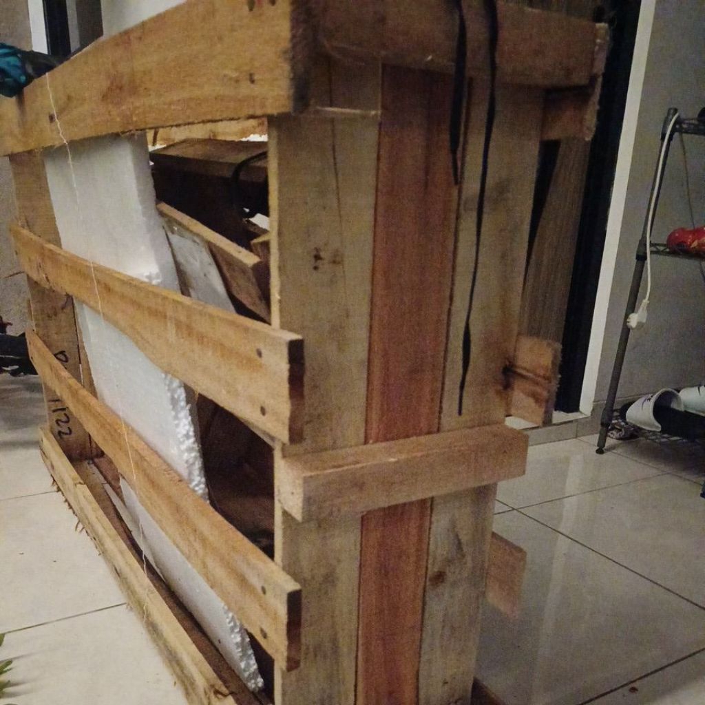 

packing kayu buat elektronik dan komputer