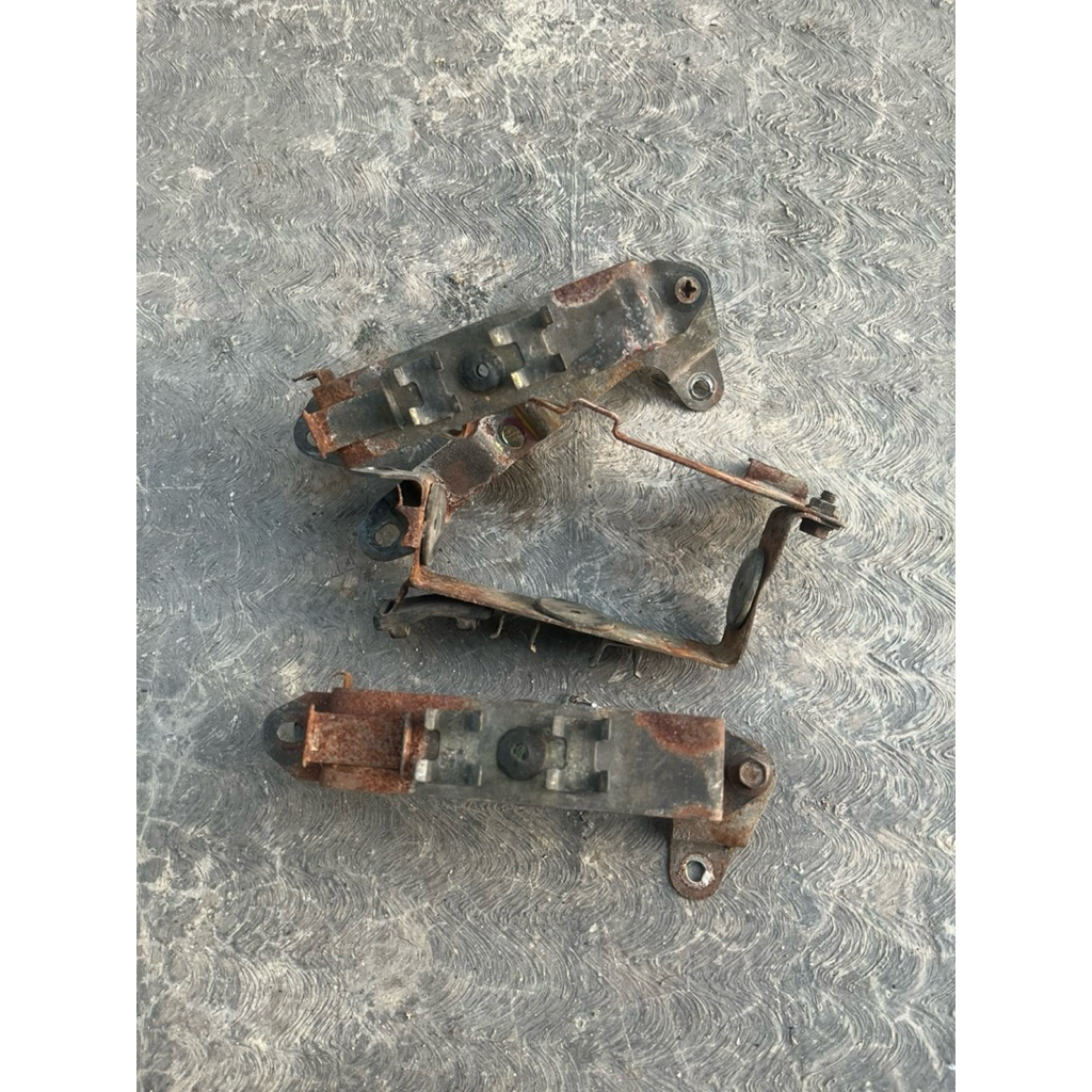 Breket Dudukan Pangkon Aki Honda Megapro Primus original