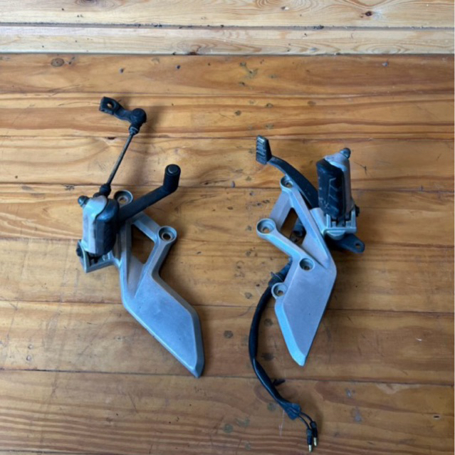 footstep depan CBR250r KYJ CBU THAILAND step depan CBR 250r pustep cbr250r