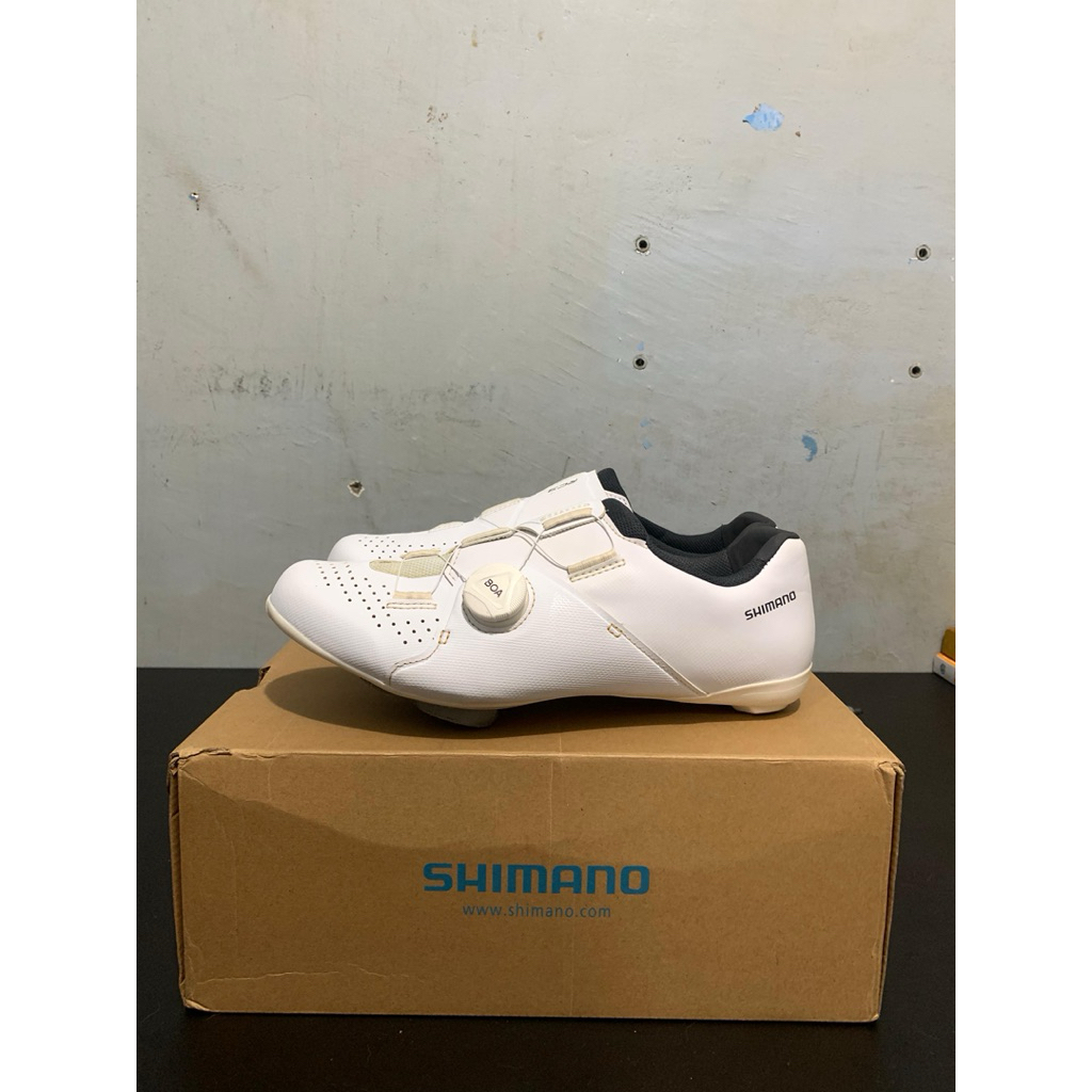 SEPATU CLEAT SHIMANO RC3 WHITE