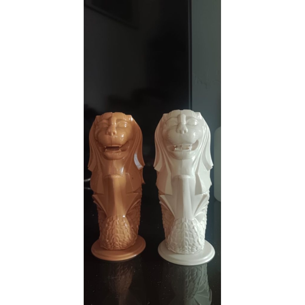 Celengan Maskot Singapore (preloved)