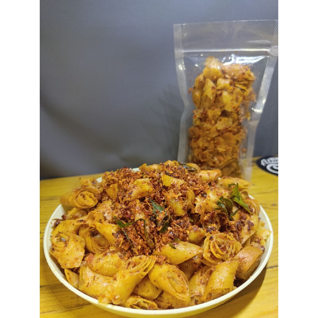 

Lumring | keripik kulit lumpia kering pedas daun jeruk 1kg