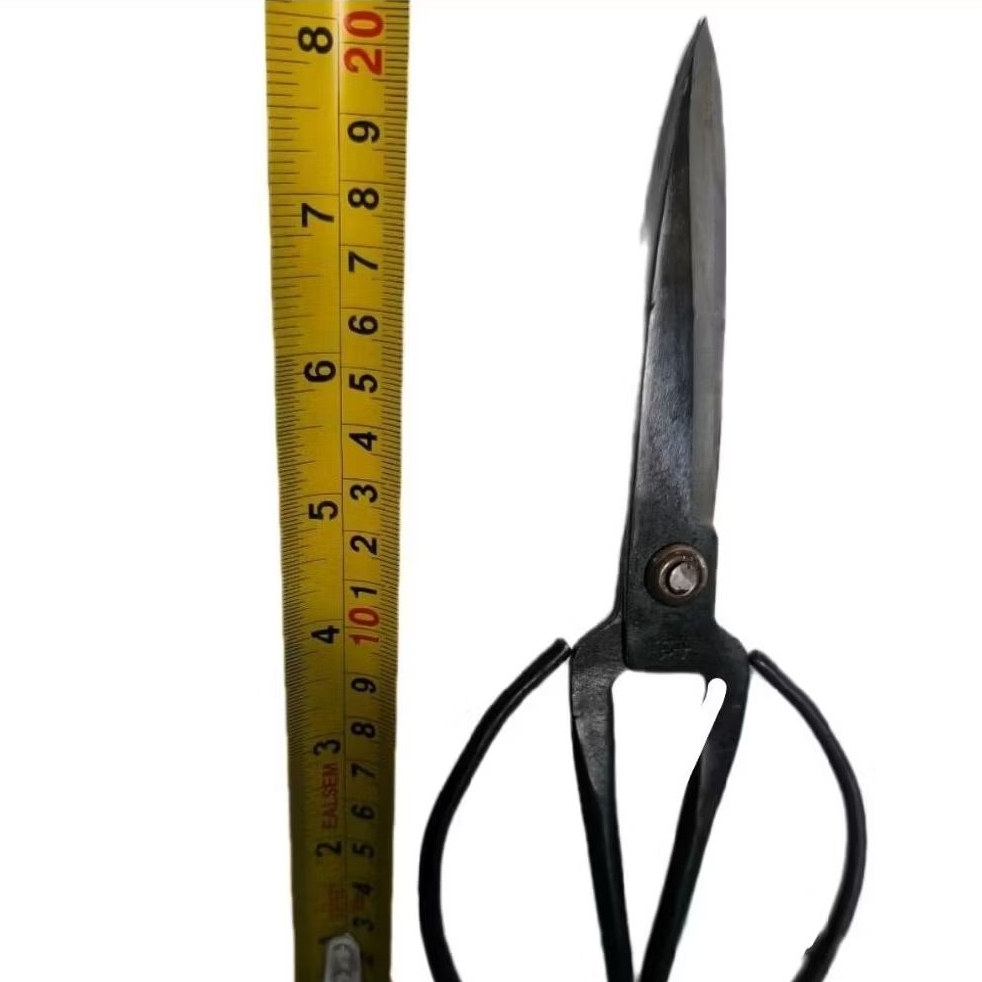 

Gunting Kulit Kodok Serbaguna 20 cm Hitam