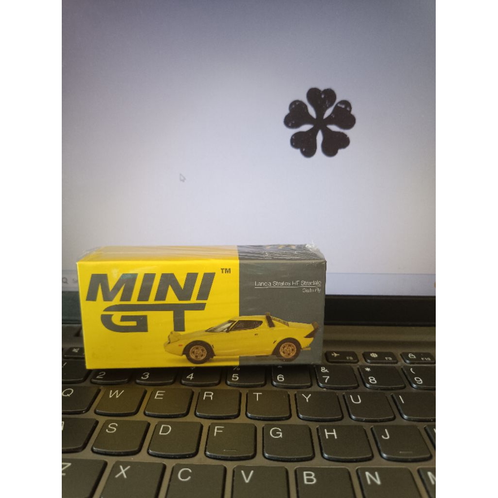 MINI GT LANCIA STRATOS HF STSRDALE GIALLO FLY