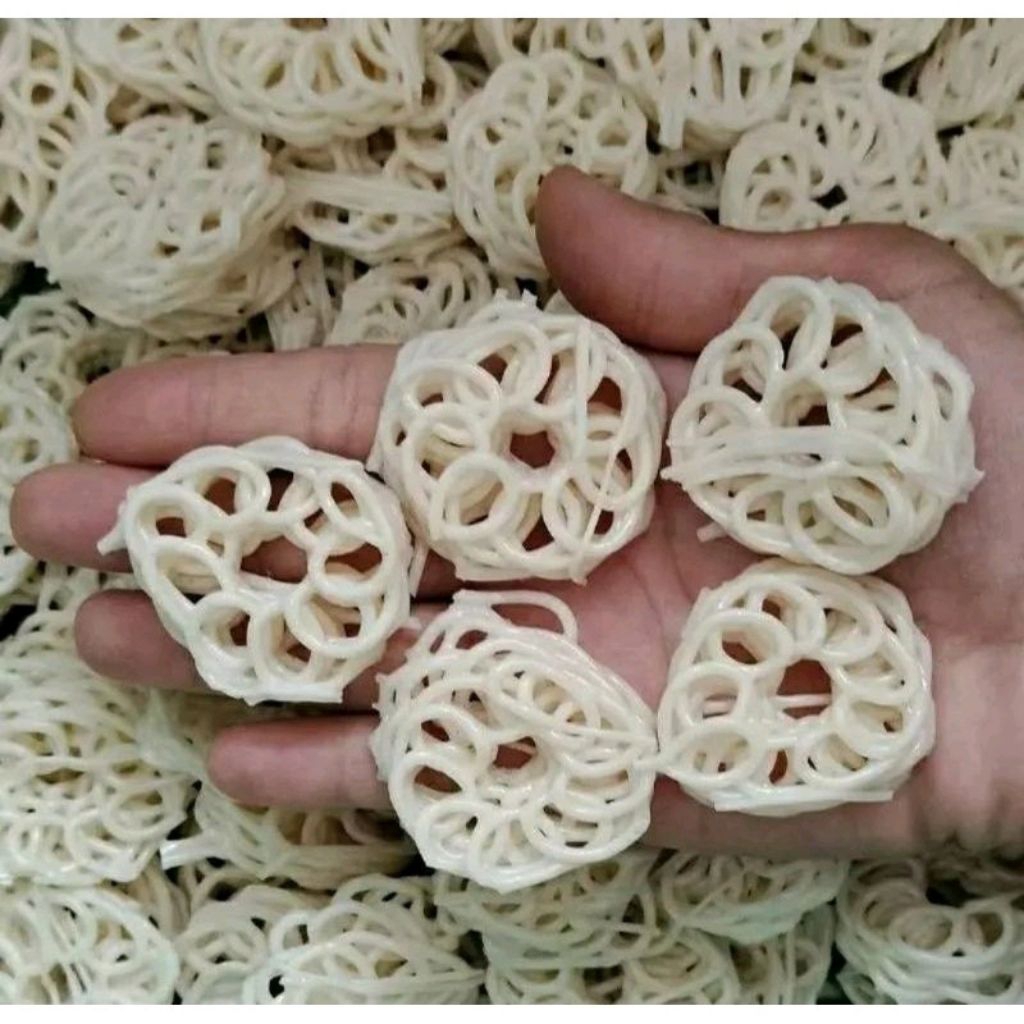 

Kerupuk Terung / Krupuk mawar kecil mentah