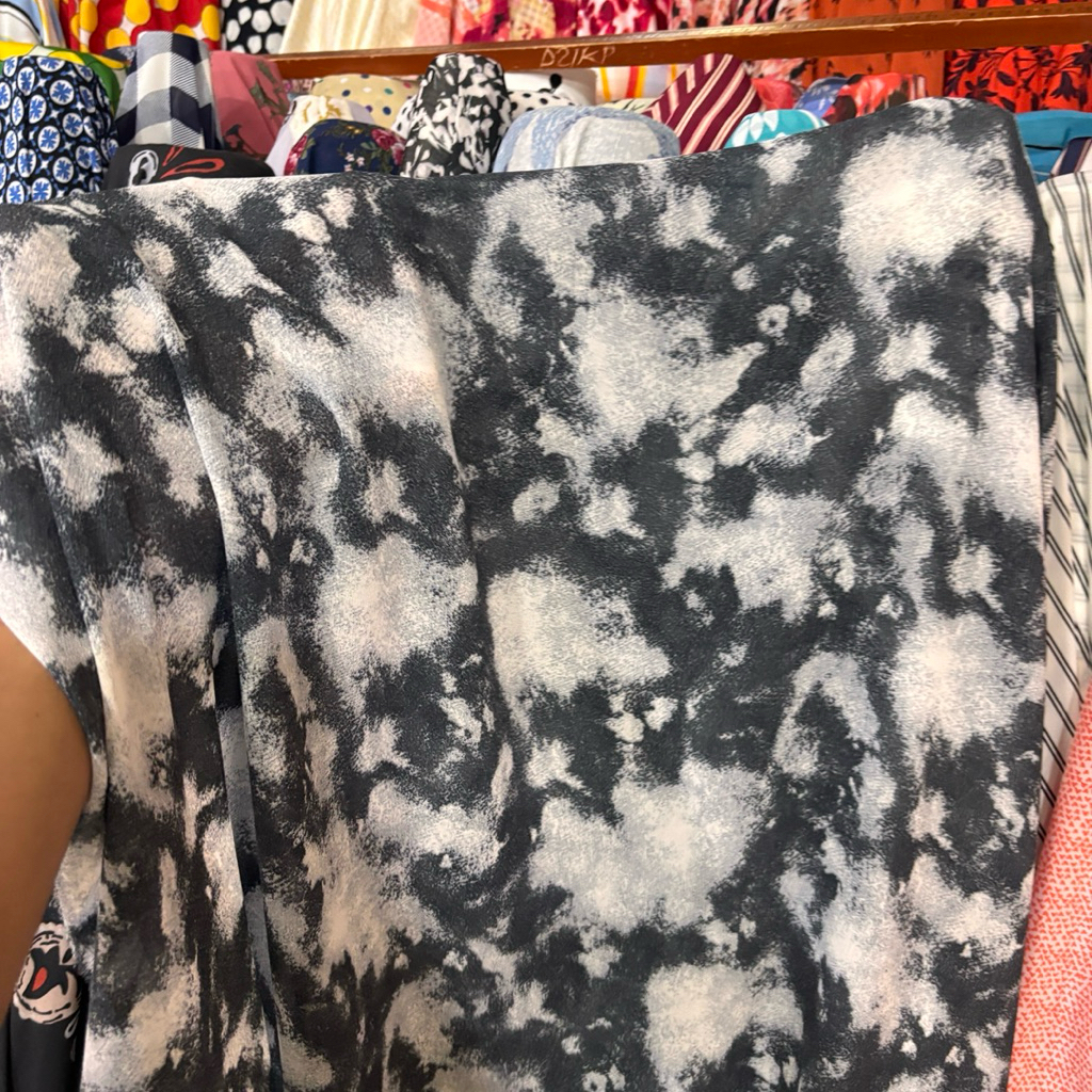 Kain Ceruty Babydoll Motif Abstrak / Kain Ceruty Babydoll Premium - kain babydol motif bunga - Kain 