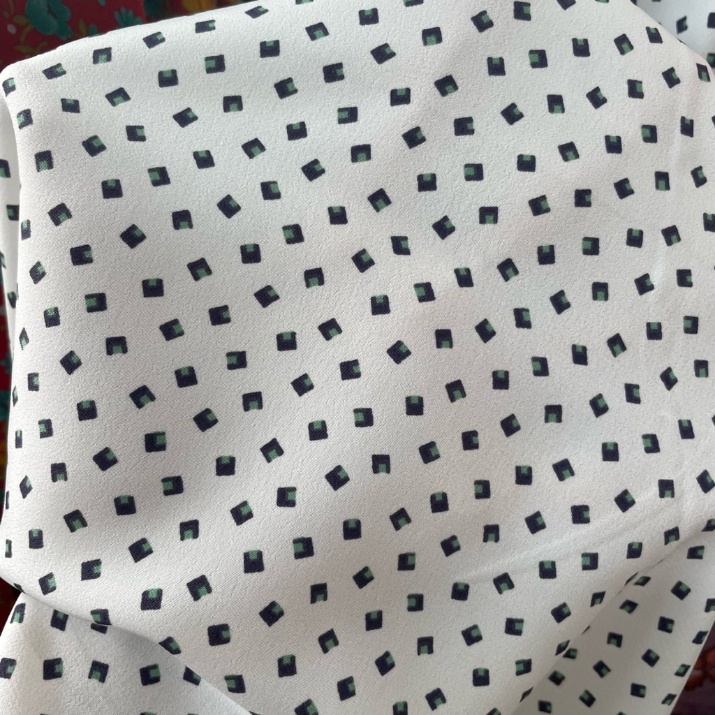kain diamond crepe motif kotak premium - kain zara crepe - kain nasiji crepe - kain crepe luxury pj