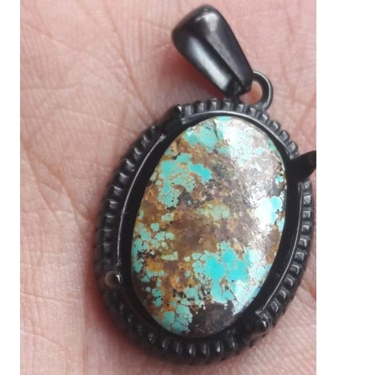 liontin batu pirus Persia