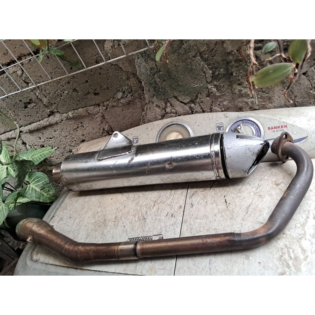 Knalpot satria fu satria f suzuki original ori copotan standar kelengkapan seperti difoto layak paka