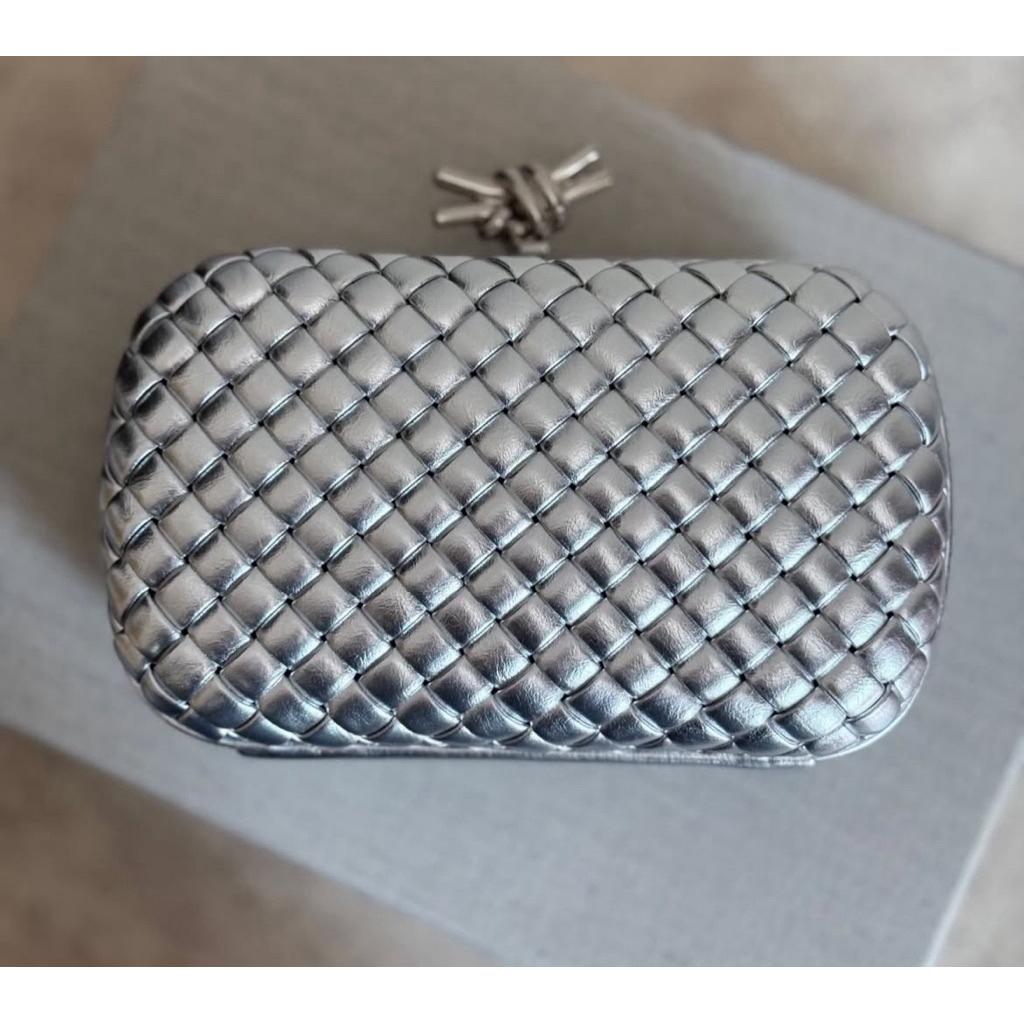 Tas cbbv clutch in silver or gold