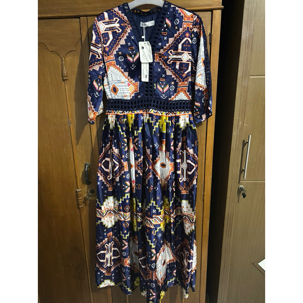 Dress Etnik Modern Motif Geometris