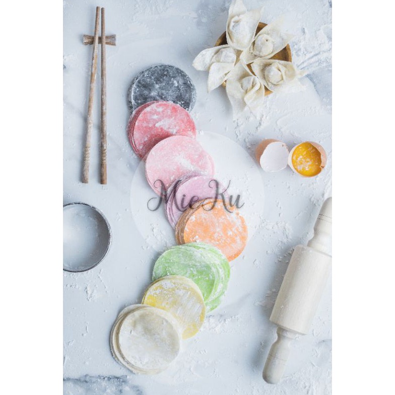 

Get It Now Kulit Siomay Dimsum Gyoza Tipis PER 1 KGBISA PILIH UKURAN