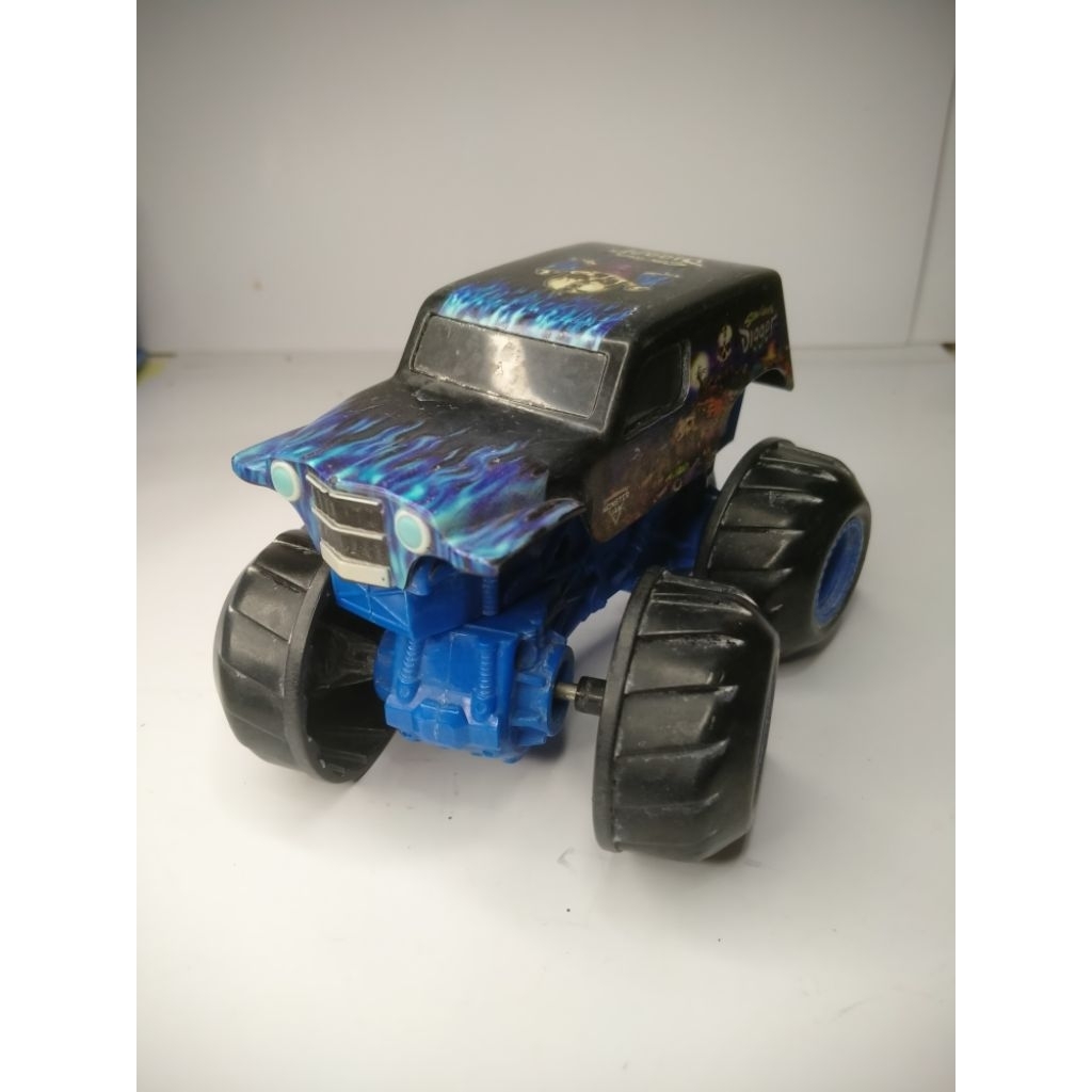 Diecast MonsterJam Monster Truck Original Spin Master Loose