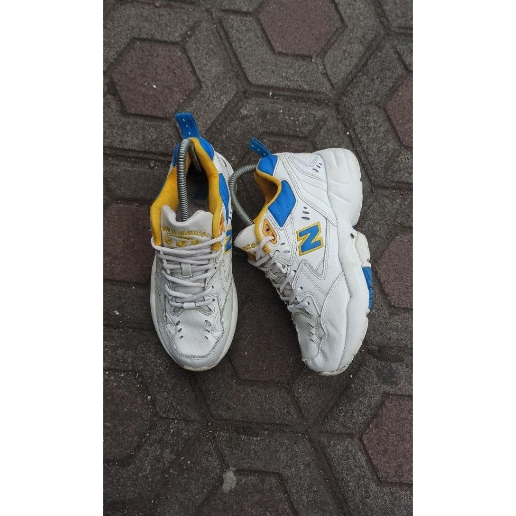 SEPATU SNEAKERS NB 608