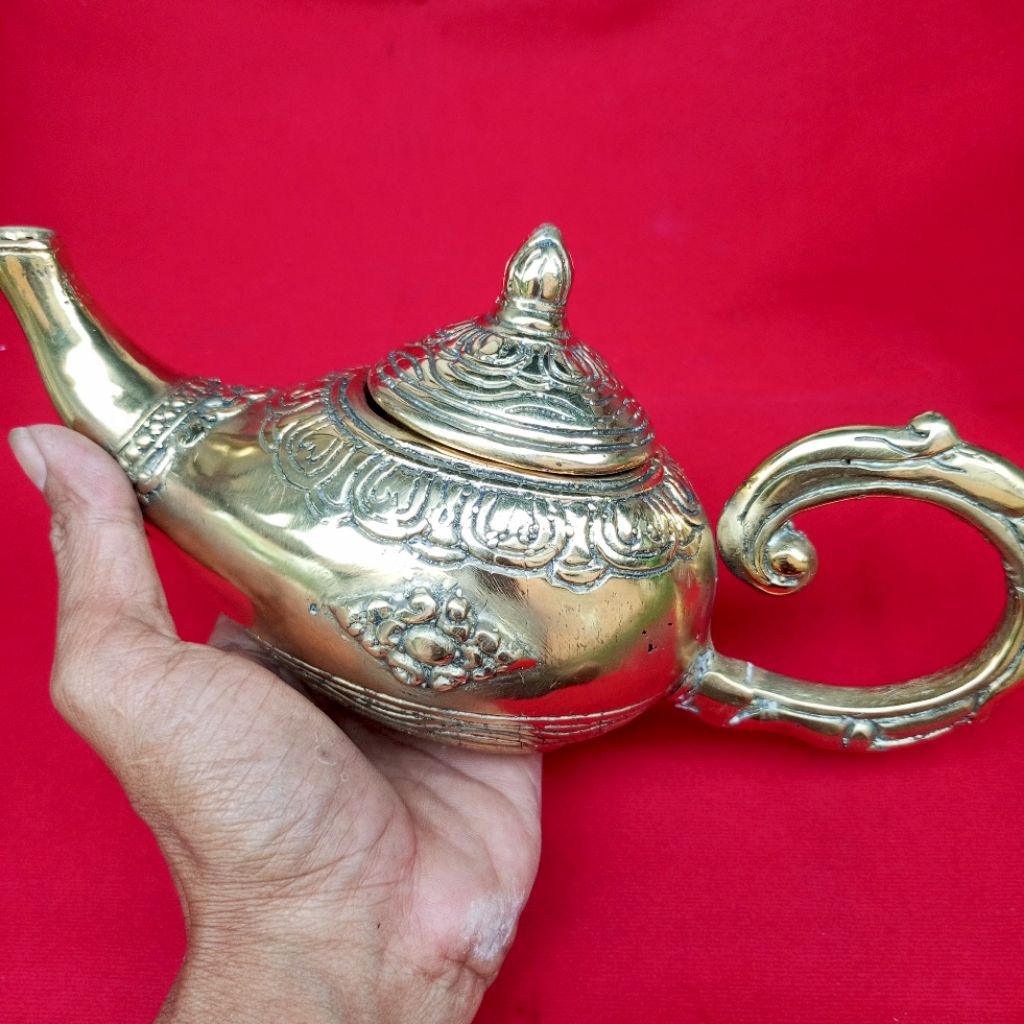 Koleksi Teko Lampu Aladin Kuningan Kuno