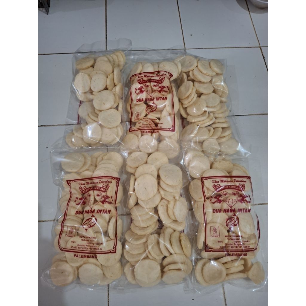 

Paket 1,2kg Kemplang Kancing(Sedang") Kualitas No 2,Masing" Kemasan 200Gram×6Pcs(Bungkus)