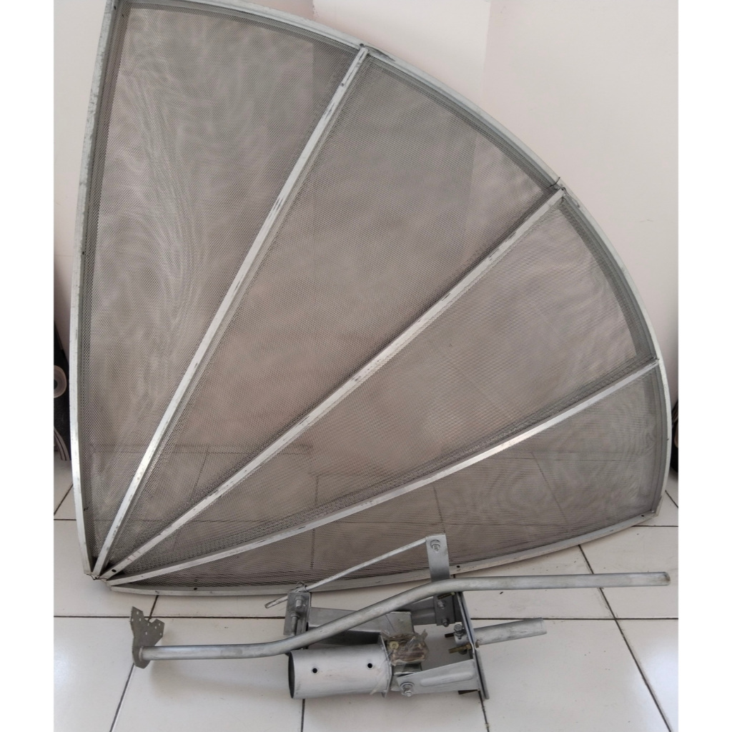 Dish Parabola Jaring Diameter 8 Feet ( 240cm ) berikut Mounting Breket dan Tiang Focus
