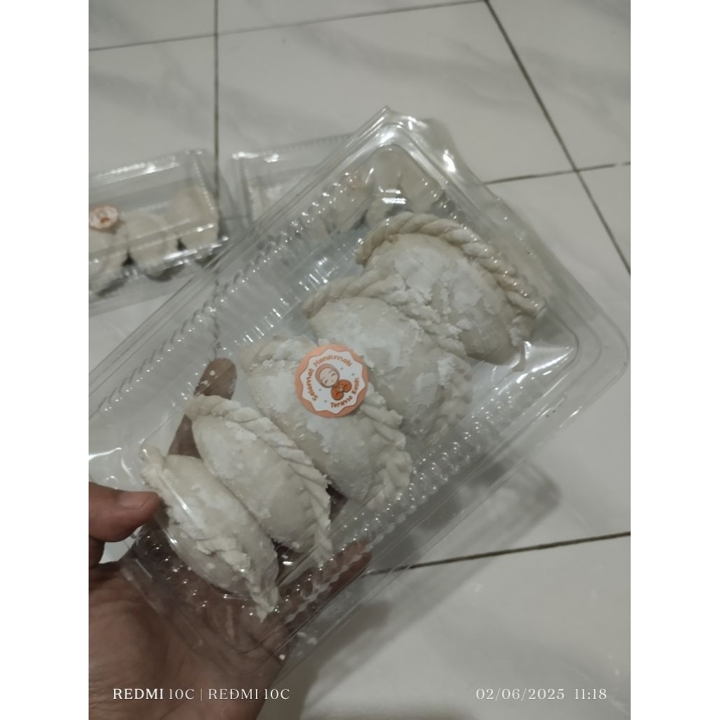 

cireng 1 box isi 5 pcs rasa keju/ ayam ori/pedas/