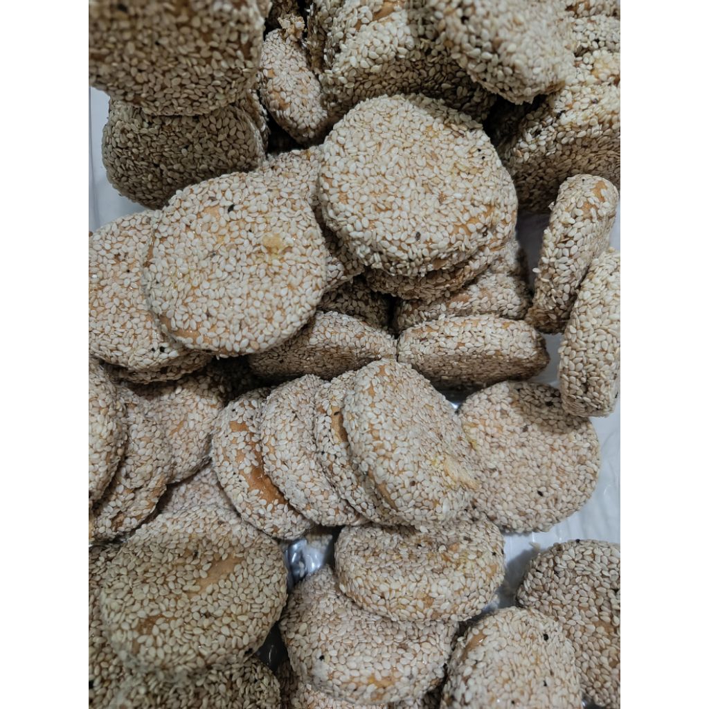 

biscuit wijen isi 13keping