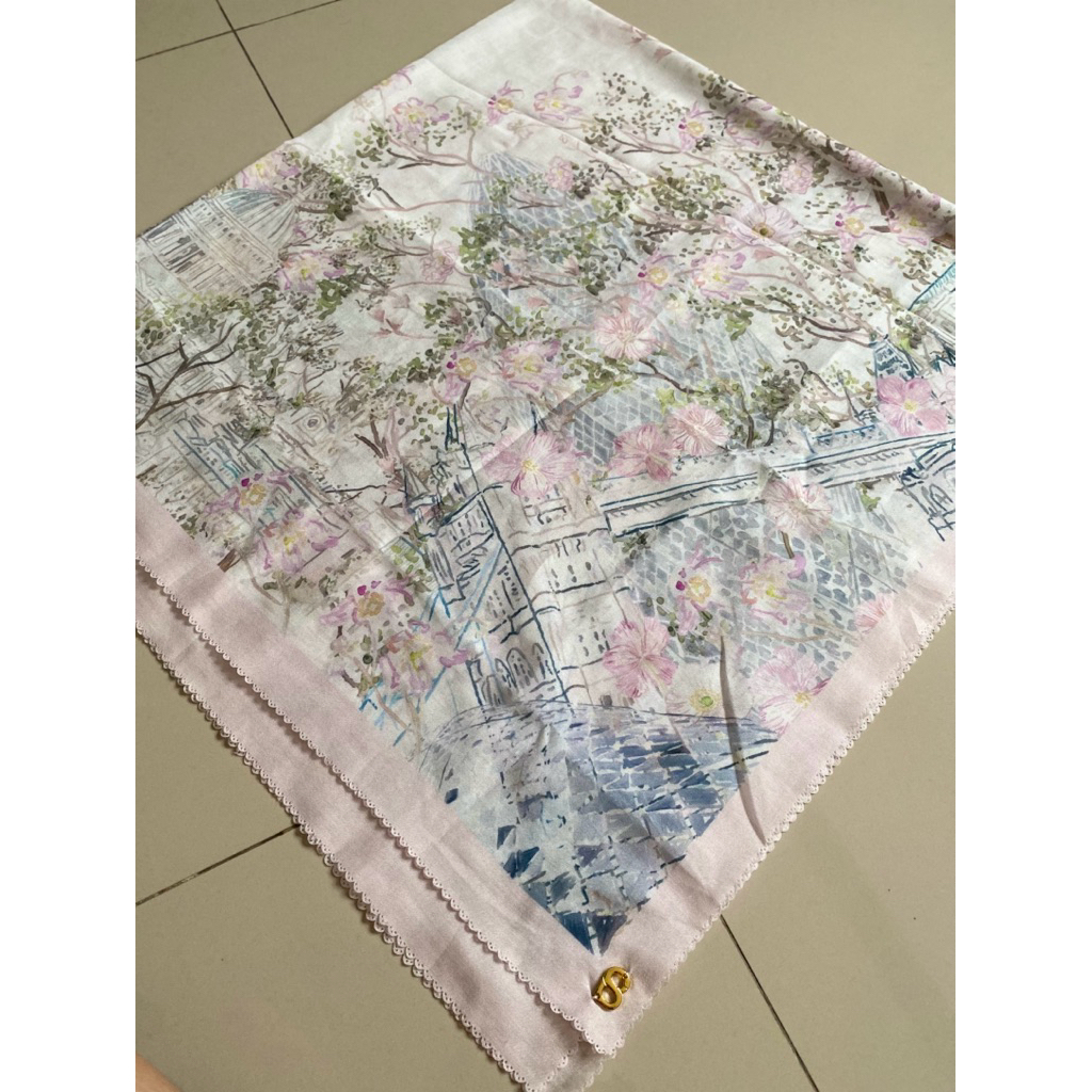 Buttonscarves British 1 preloved - white