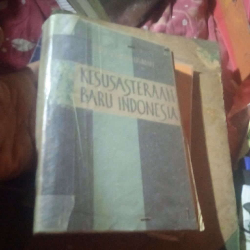 buku Kesusasteraan Baru Indonesia, buku edjaan lama tahun 1964