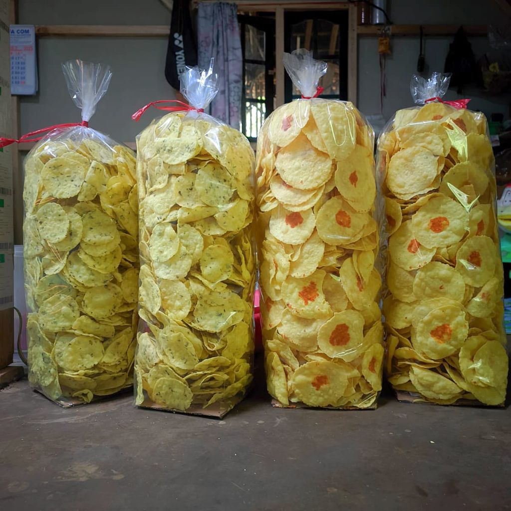 

Comring Rasa Daun Bawang 1kg / Kecimpring Singkong Khas Ciamis