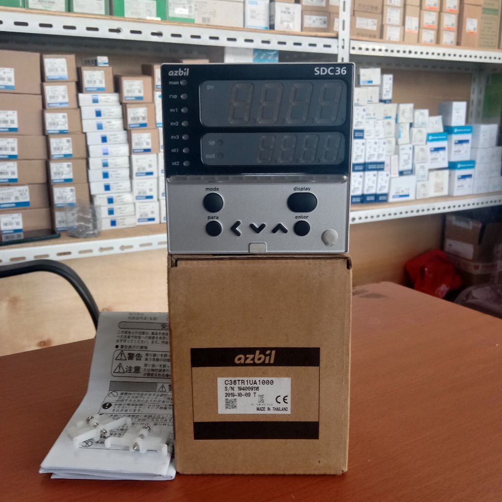 Temperature Controller SDC36 Azbil C36TR1UA1000 Original