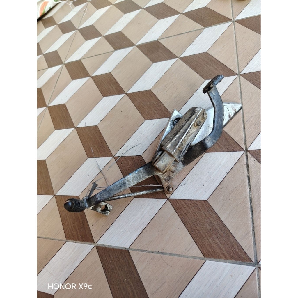 dudukan footstep foot step belakang kiri set persneling persneleng yamaha vixion old new original or