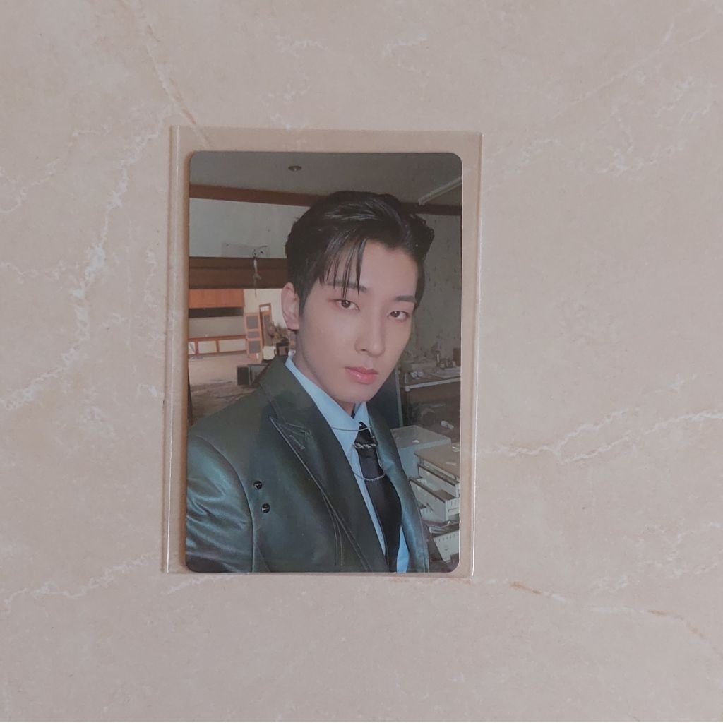 OFFICIAL PHOTOCARD WONWOO ATTACA