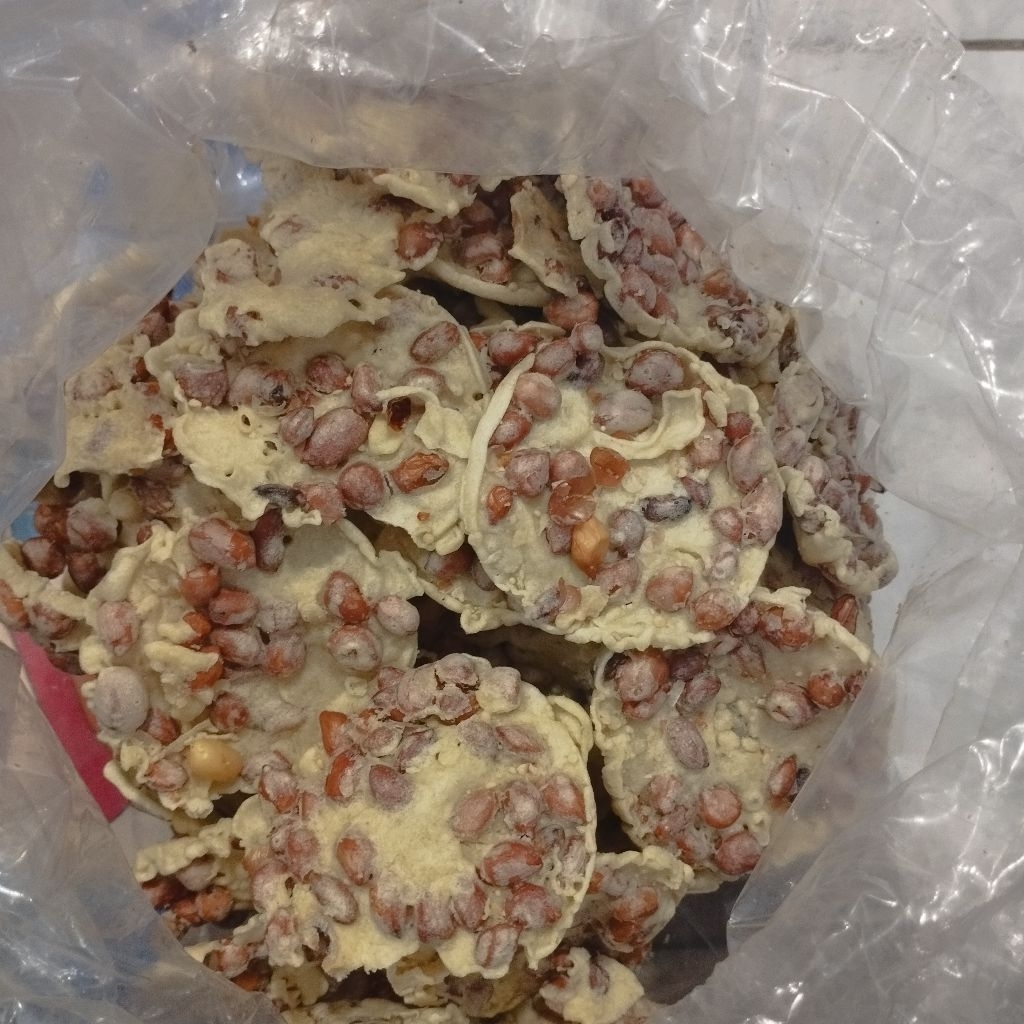 

Camilan Tradisional Peyek Kacang Bulat | Rempeyek Kacang Gurih Renyah | Aneka Cemilan dan Snack Nyamikan Jogja