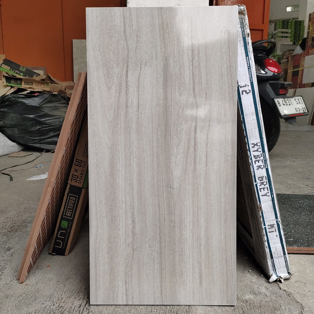 keramik dinding 30x60/ keramik motif salur/ keramik teras/ keramik dindig ruangan/ keramik dinding m