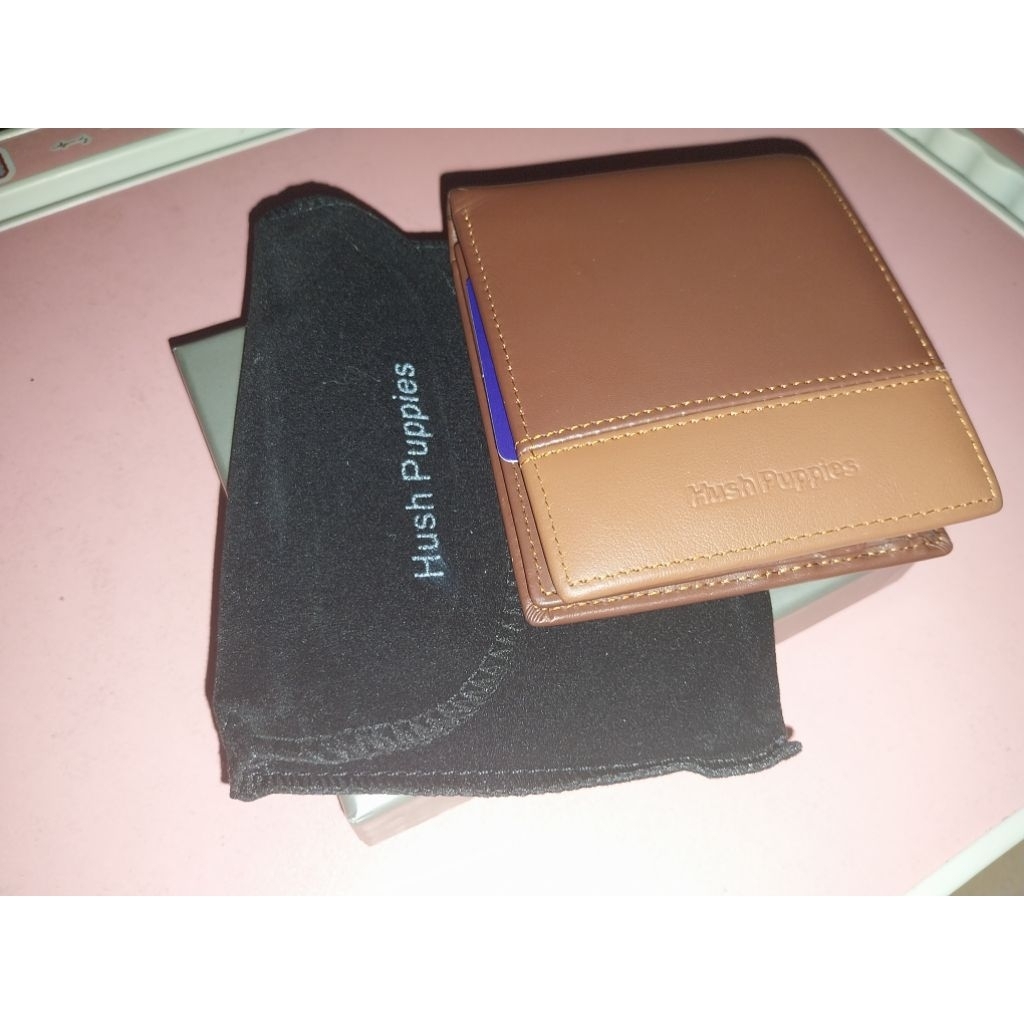 Preloved Wallet Hush Puppies
